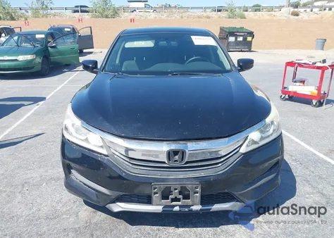 2017 Honda Accord Lx z USA, uszkodzony, nr VIN 1HGCR2F39HA248707